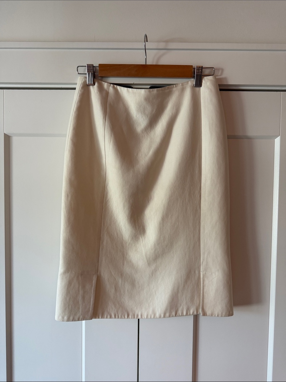 Akris Cream Tailored Pencil Skirt